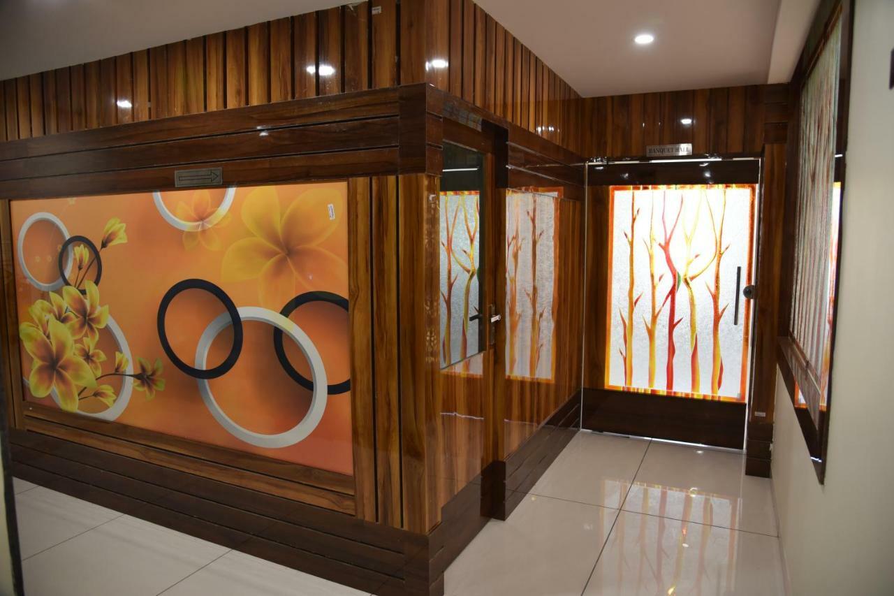 Hotel Pushpanjali Bhopal Bagian luar foto